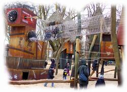 Koeln Zoo Spiellandschaft Kuenstlerische Holzgestaltung Kulturinsel Einsiedel 2013